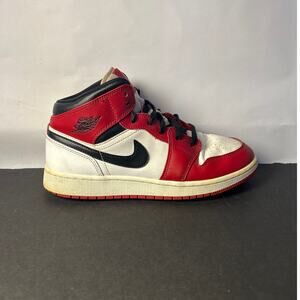 Youth Nike Air Jordan 1 Mid GS 'Chicago' Size 7